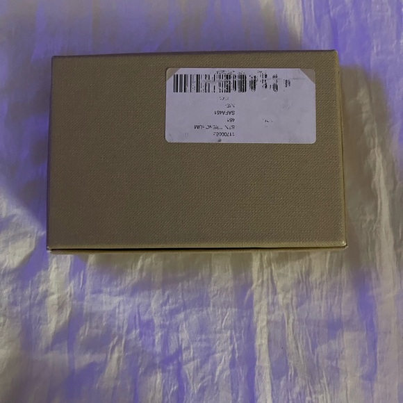 AUTHENTIC BURBERRY KEYCHAIN - Picture 2 of 8